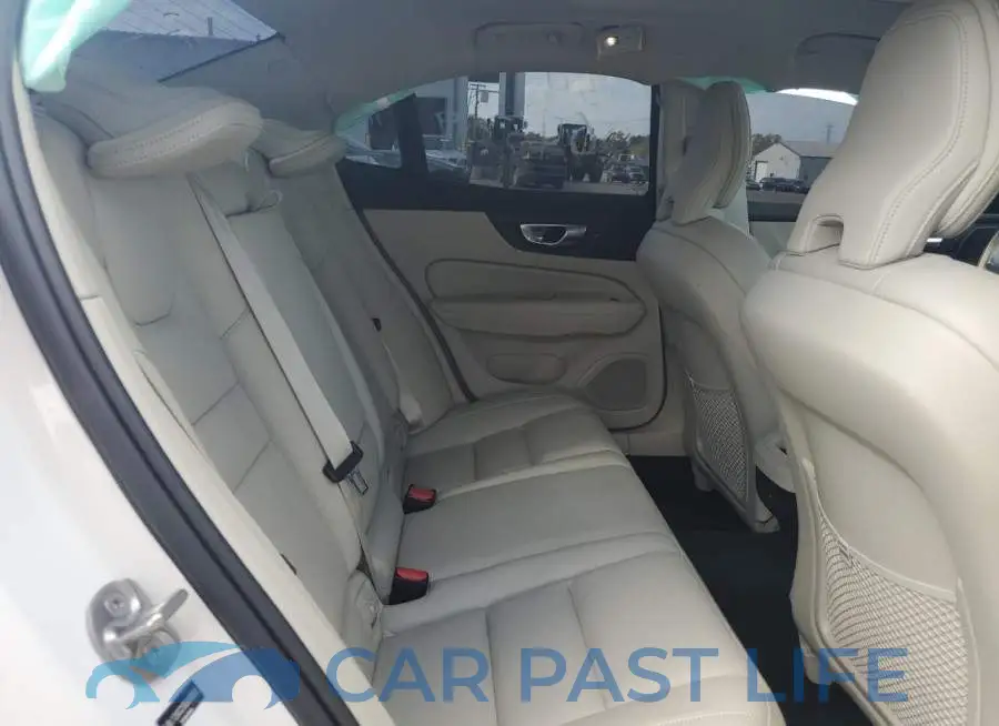 7JRL12GC2SG368892# 10