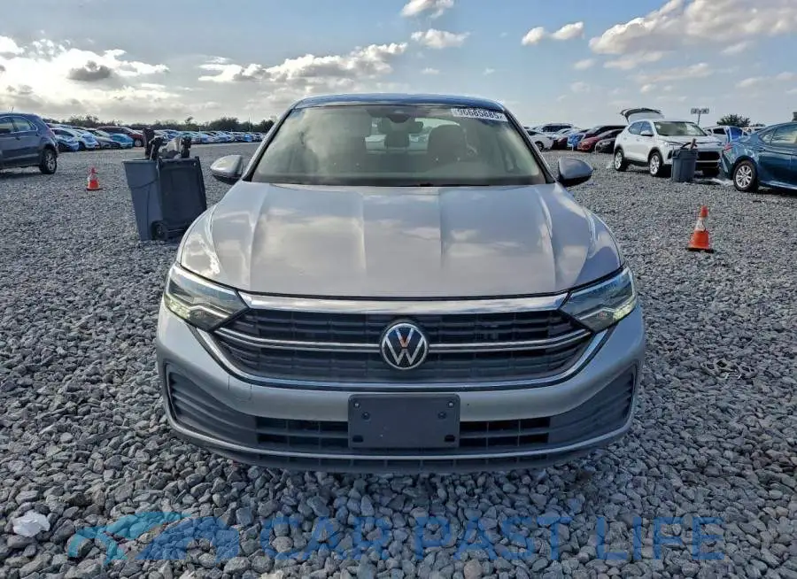 3VW7M7BU3NM001611# 5