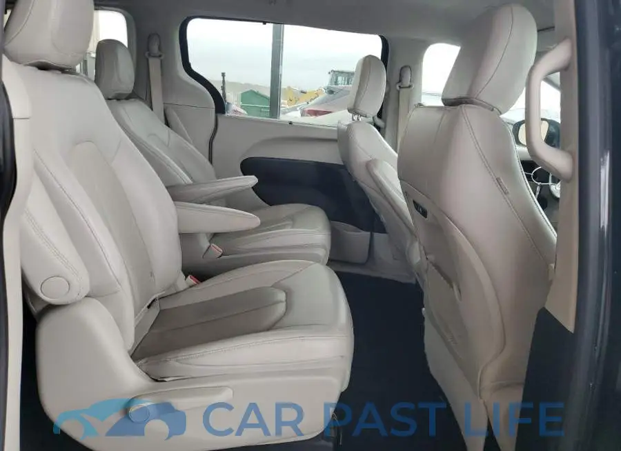 2C4RC1L76MR602734# 11
