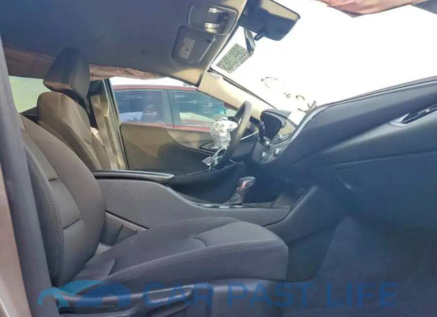 1G1ZD5ST5PF247577# 7
