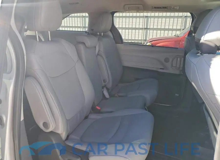 5TDYRKEC8RS199770# 11