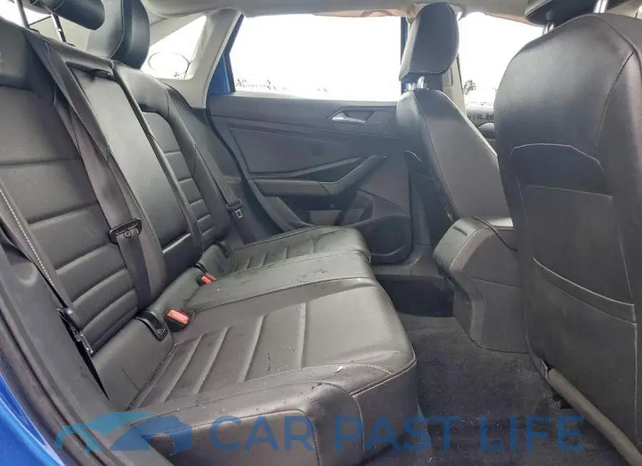 3VW7M7BU8NM011177# 10