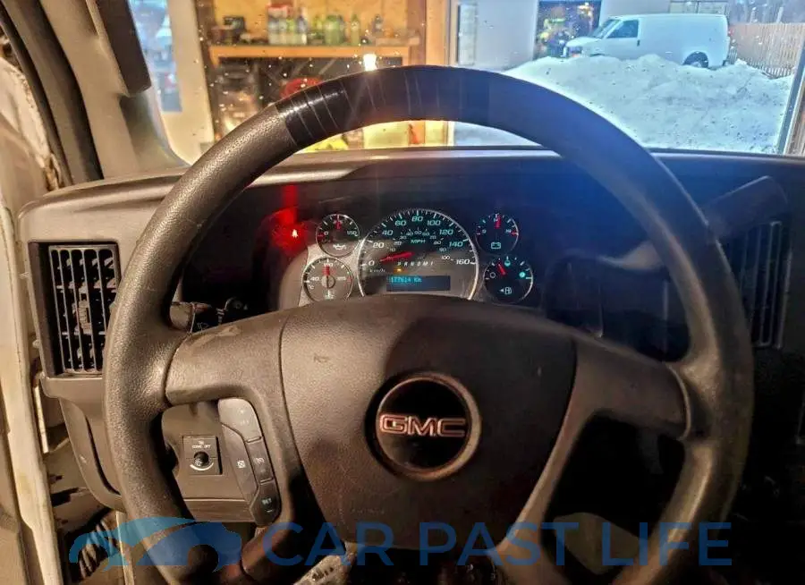 1GTW7AFF9H1122384# 9