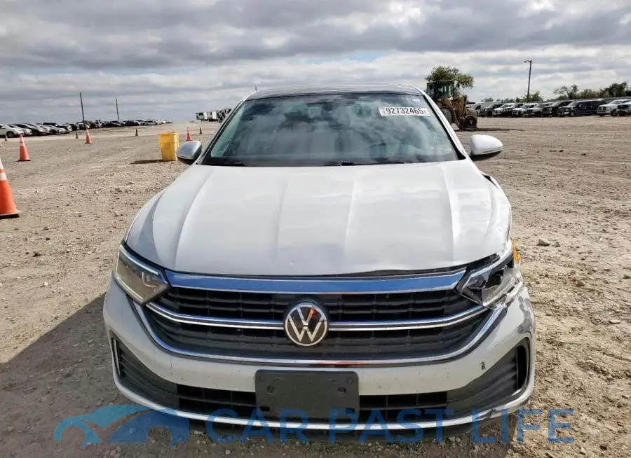 3VWGM7BU7RM049716# 5