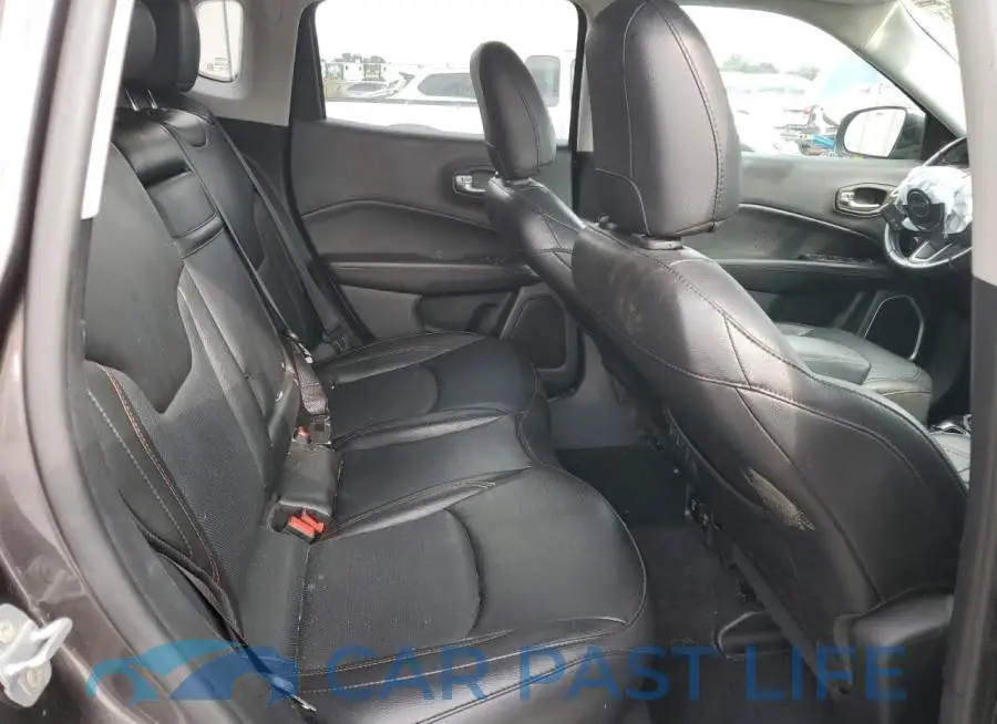 3C4NJDCB0LT138197# 11
