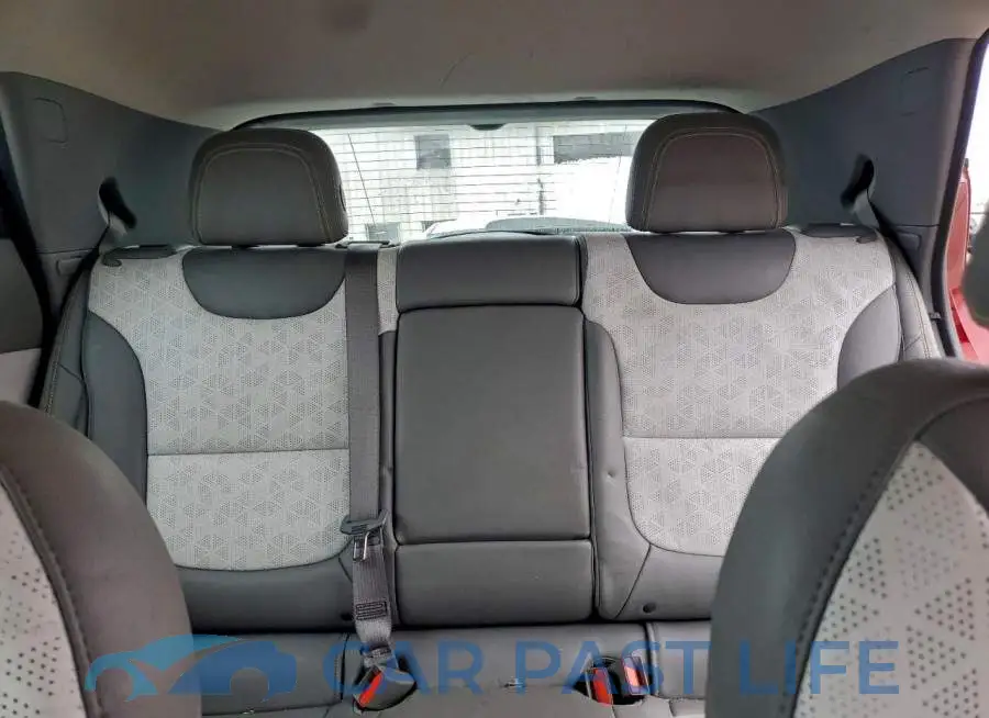 1G1FZ6S07N4102792# 10