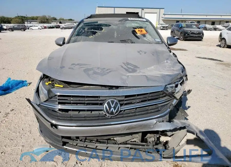3VW7M7BU6NM004552# 5