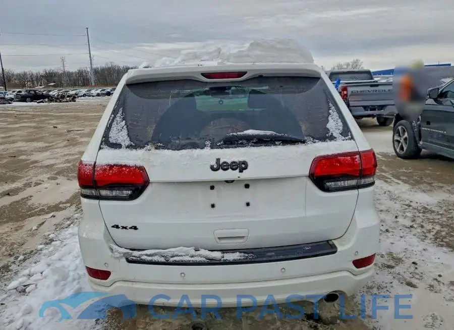 1C4RJFAG2JC118103# 6
