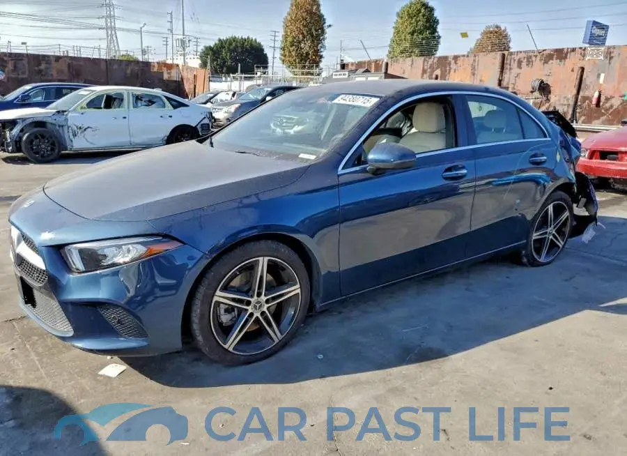 W1K3G4EB9NJ338286# 1