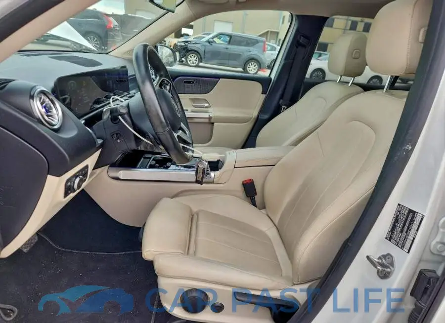 W1N4M4HB2NW198659# 7
