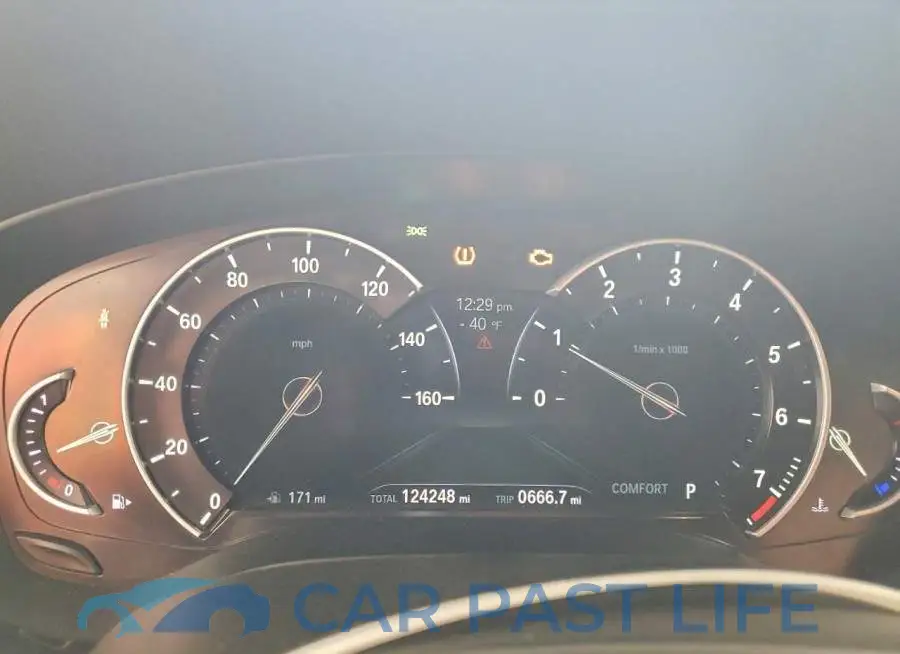WBAJE5C31HG916677# 9
