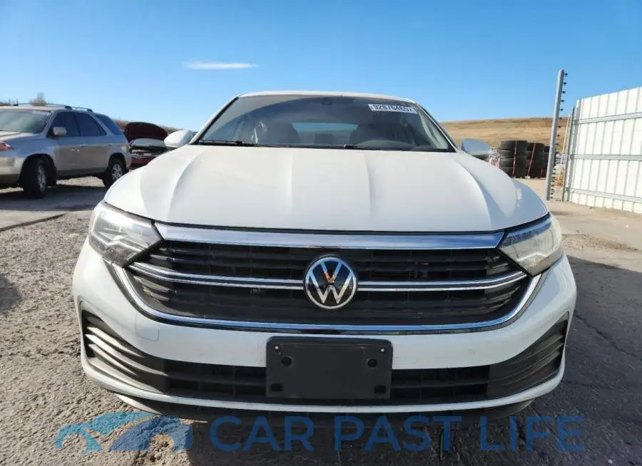 3VW5M7BU8PM026028# 5