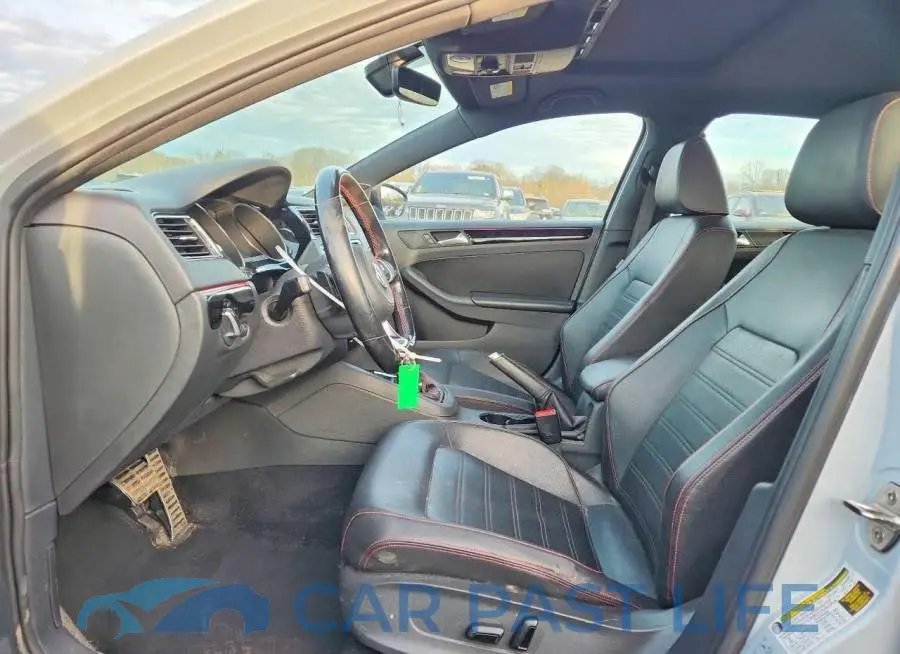 3VW4T7AJ3HM318046# 7