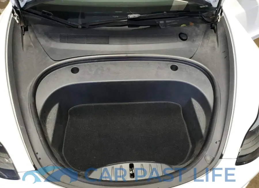 5YJ3E1EA4PF549296# 11