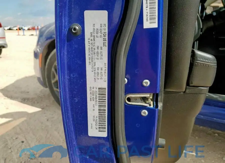 2C3CCARG8KH581213# 12