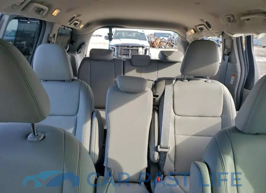 5TDYZ3DC5KS993221# 10