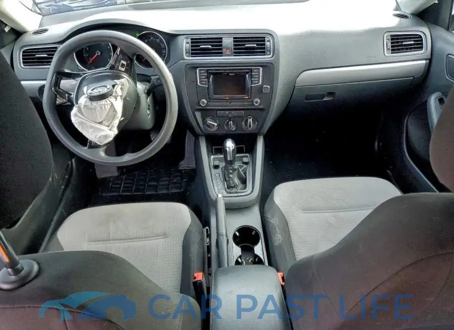 3VW2B7AJXJM256936# 8
