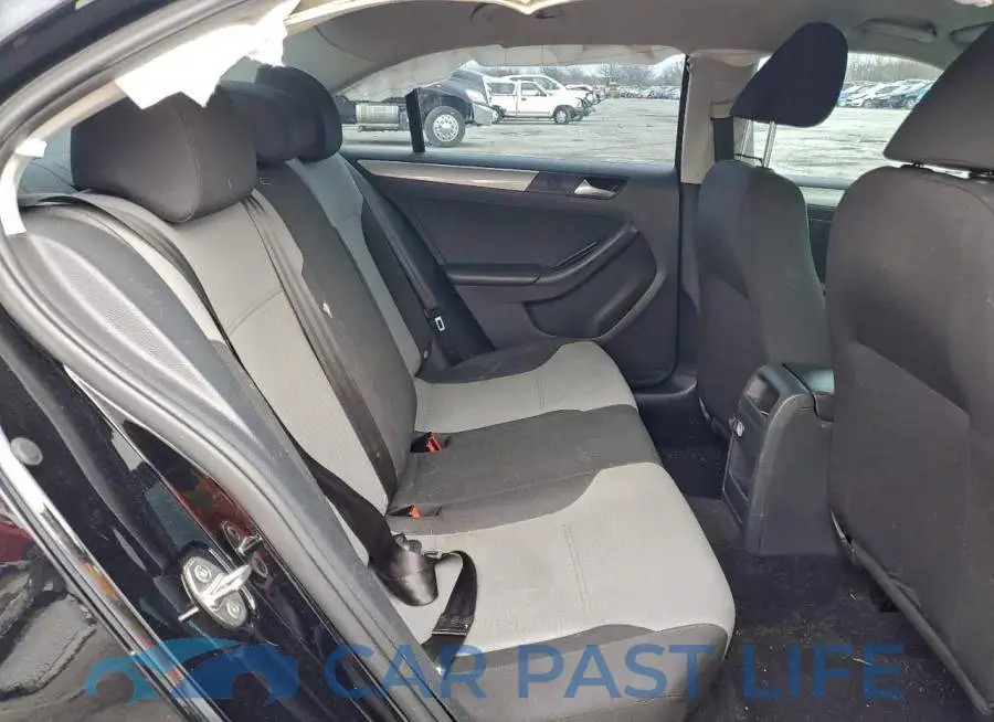 3VW2B7AJXJM256936# 10