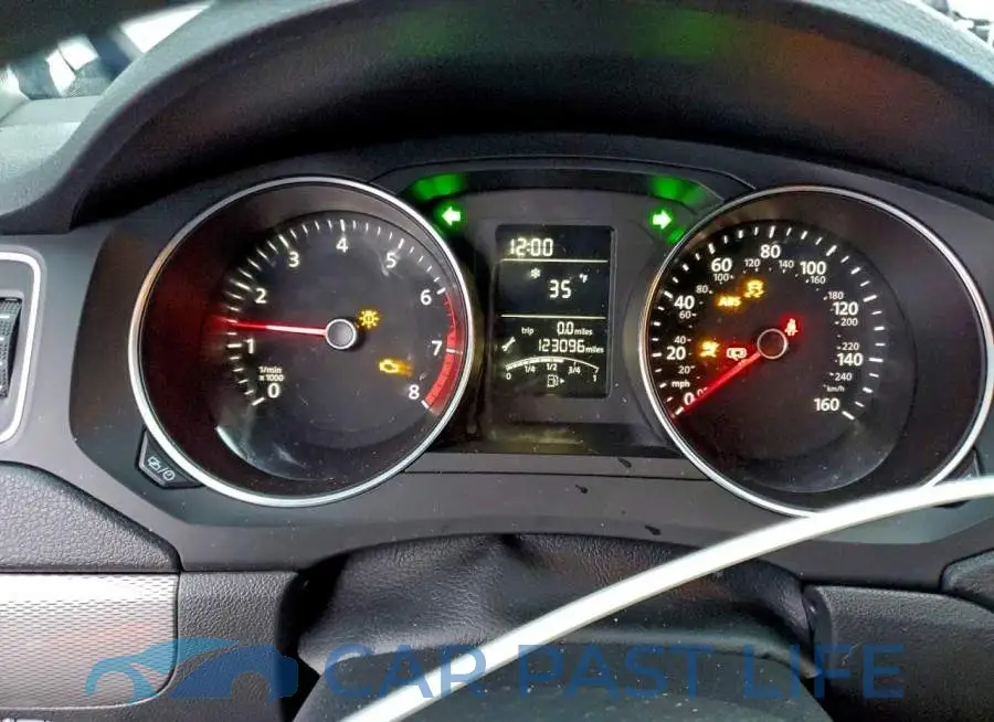 3VW2B7AJXJM256936# 9