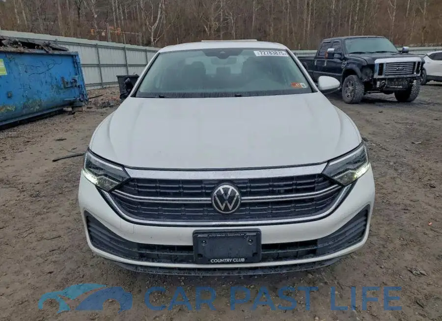 3VW5M7BU9PM023705# 5