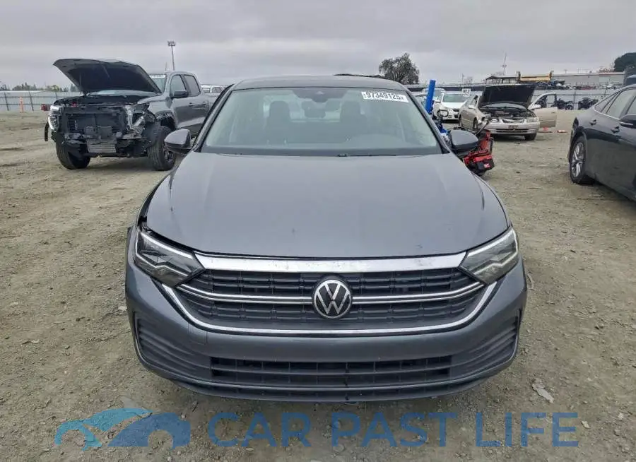 3VW7M7BU2NM015578# 5