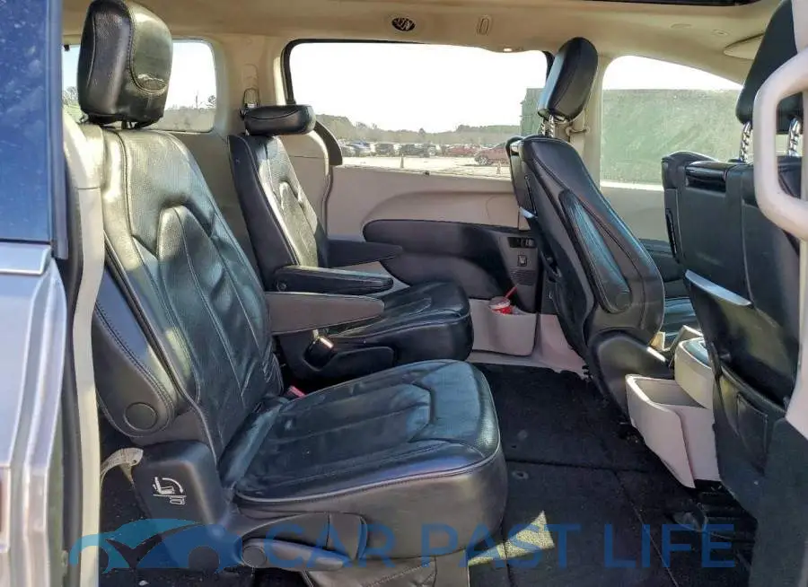 2C4RC1GGXJR226173# 11