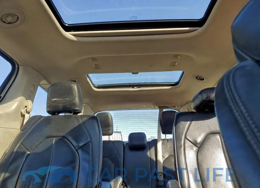 2C4RC1GGXJR226173# 10