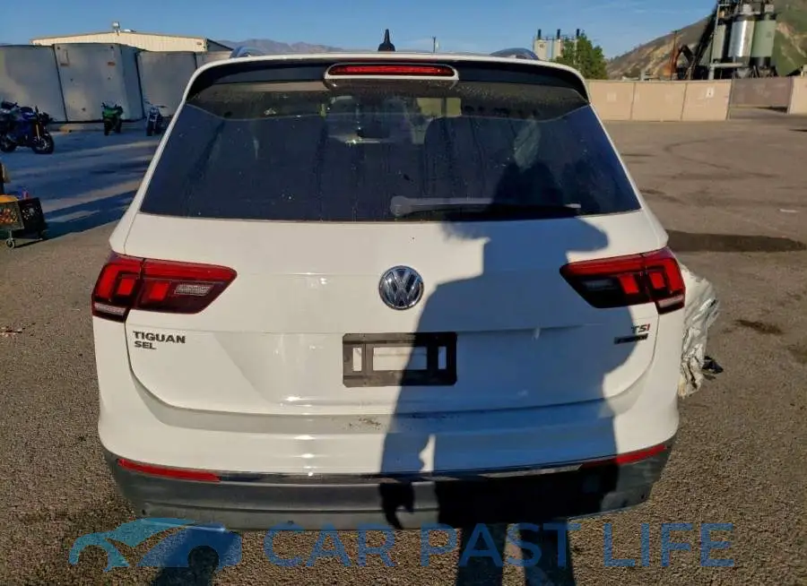 3VV4B7AX7JM197667# 6