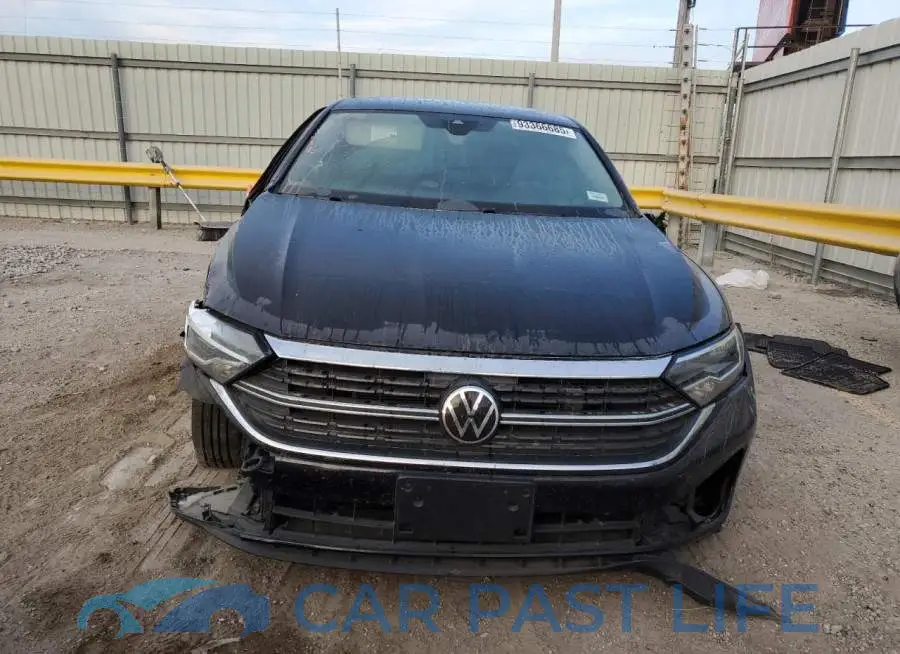 3VW5M7BU7RM015931# 5