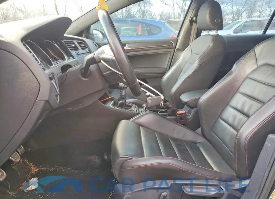 3VW5T7AUXLM009844# 4