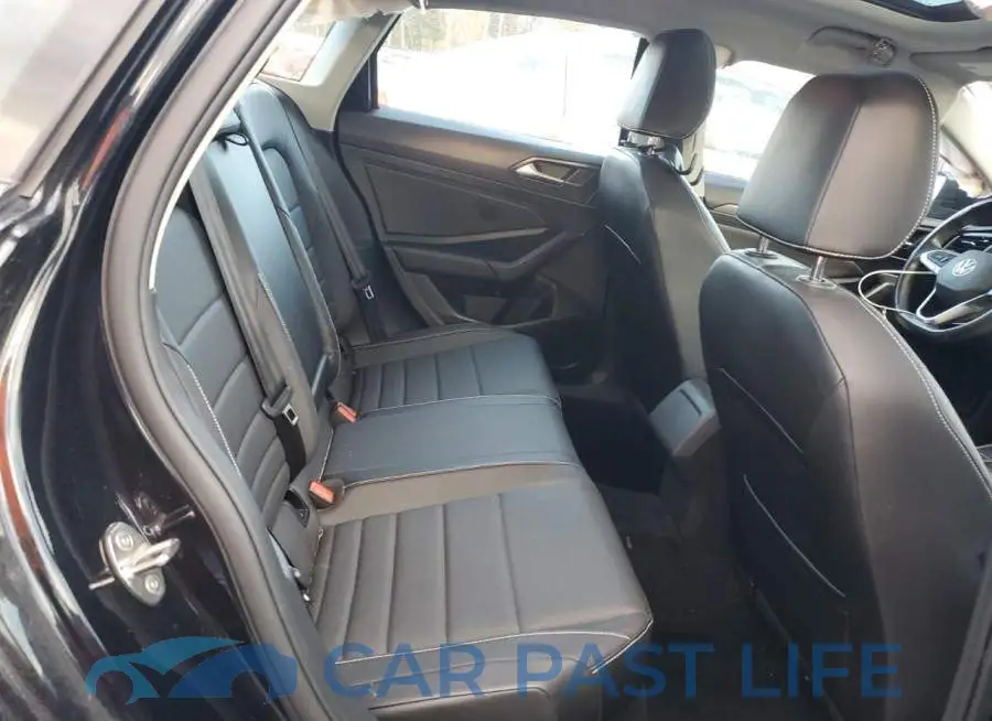 3VW7M7BU5NM026977# 10
