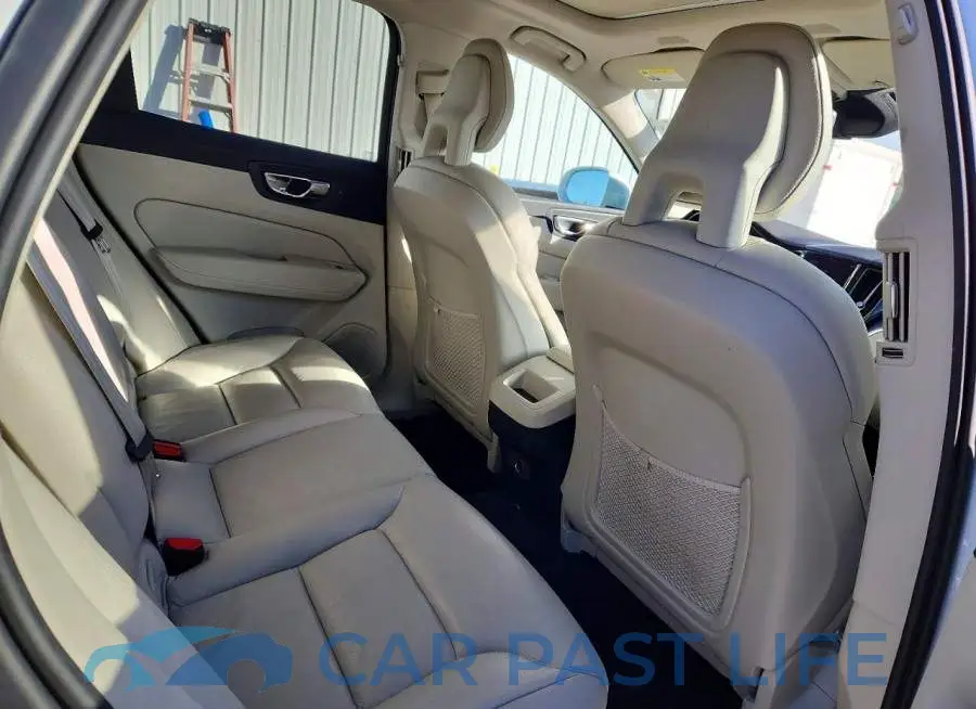 YV4102RK3J1025309# 11