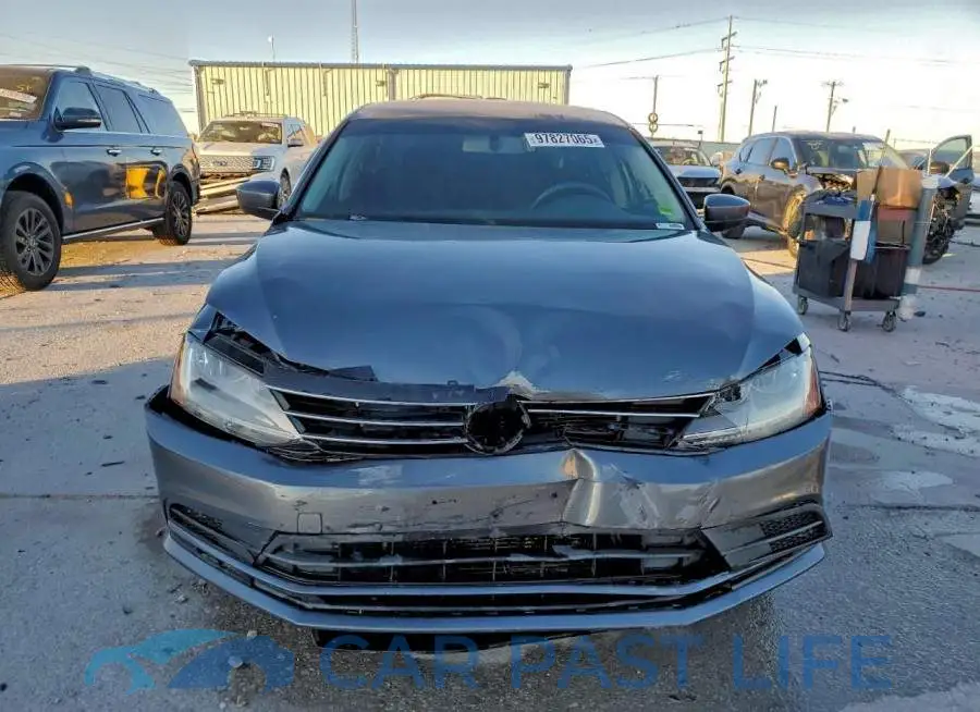 3VW2B7AJ6JM225070# 5