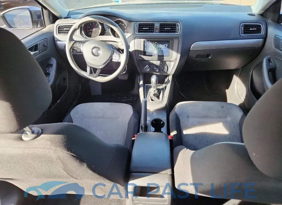 3VW2B7AJ7JM261611# 8