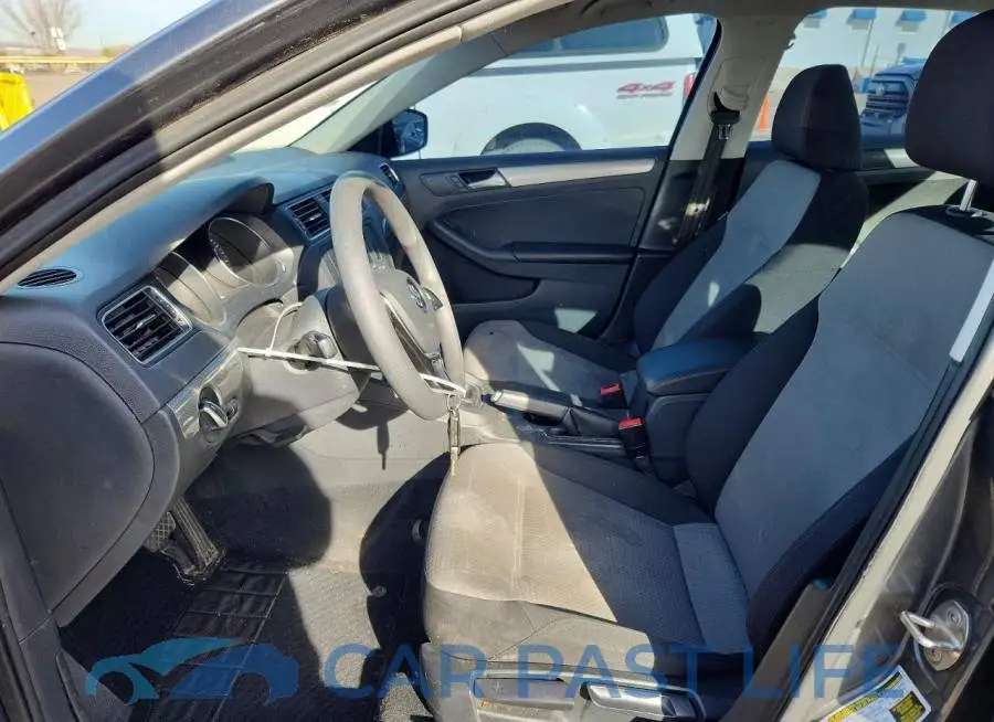3VW2B7AJ7JM261611# 7