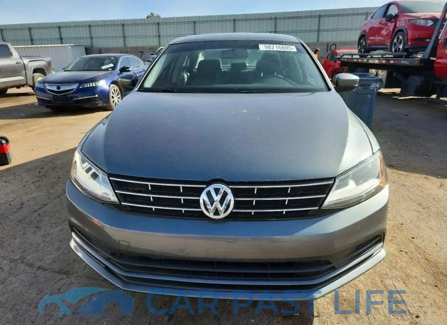 3VW2B7AJ7JM261611# 5