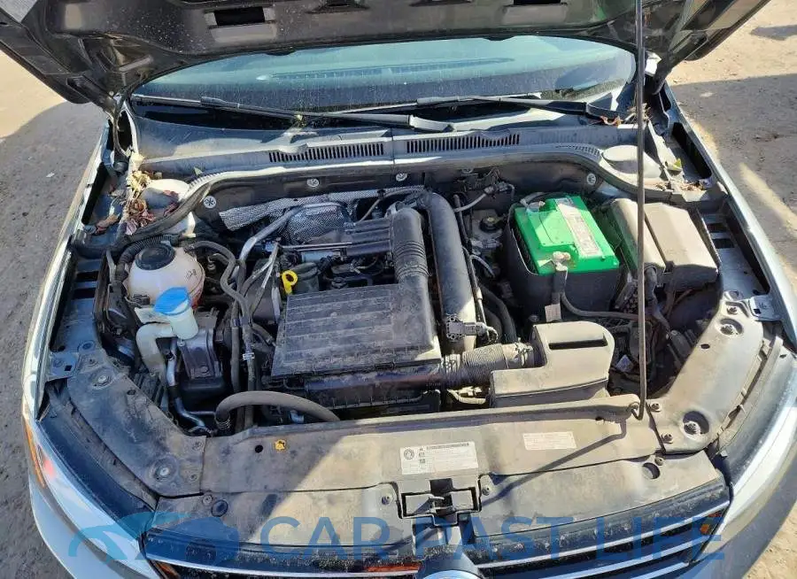 3VW2B7AJ7JM261611# 11