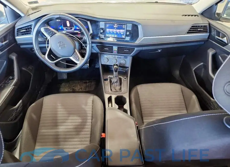 3VW5M7BU0RM092642# 8