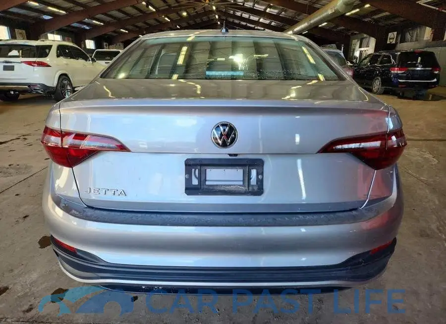 3VW5M7BU0RM092642# 6