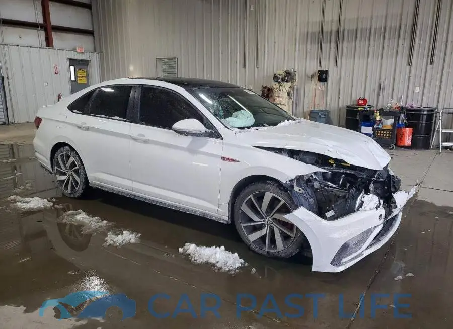 3VW5T7BU0MM104297# 4