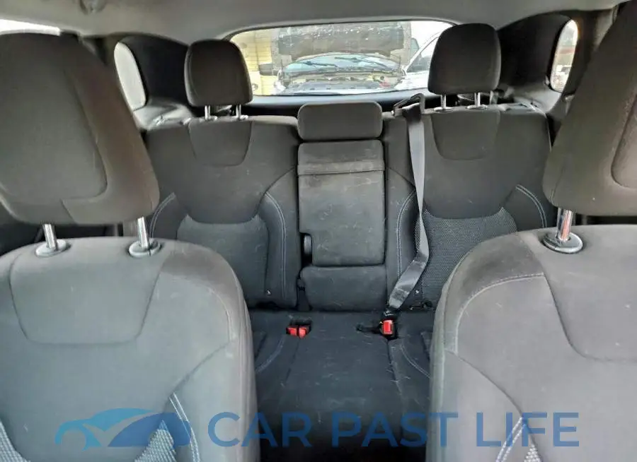 1C4PJLCX2KD143372# 10