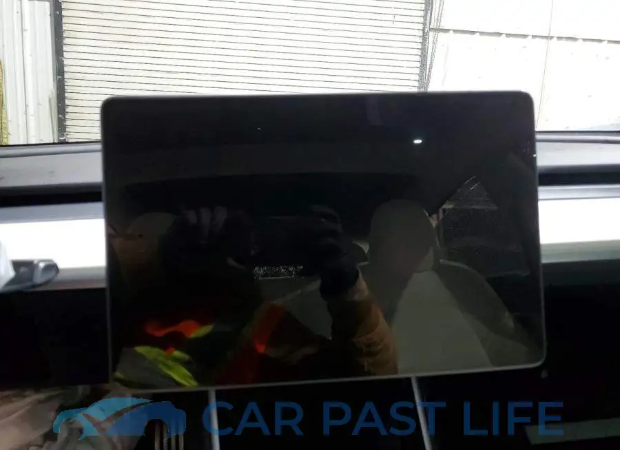 5YJ3E1EC4LF715005# 9