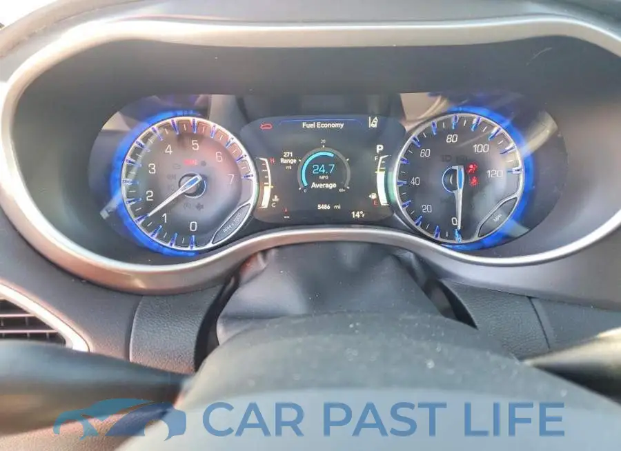 2C4RC1BGXTR201249# 9