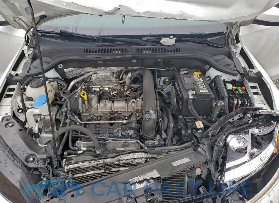 3VW2B7AJ1JM227731# 11