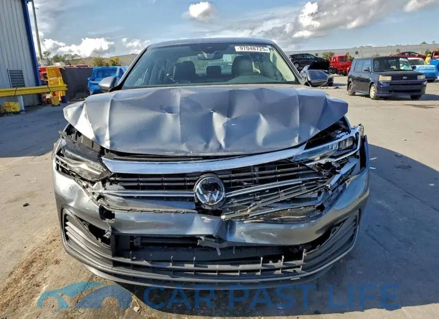 3VW5M7BU1RM096909# 5