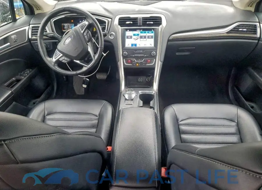 3FA6P0CDXKR260161# 8