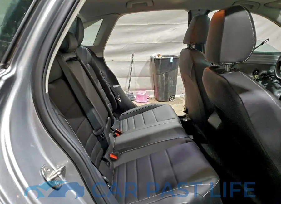 3VW7M7BU7PM056095# 10