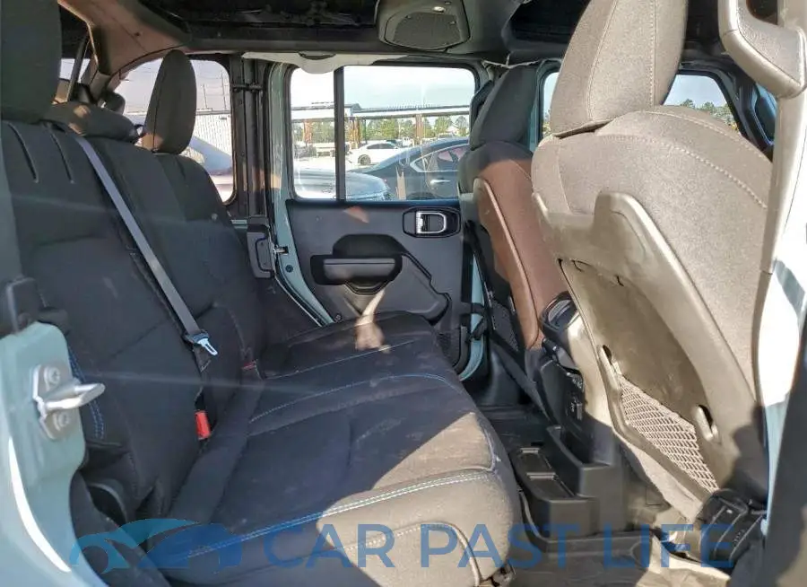 1C4RJXR62RW204085# 11