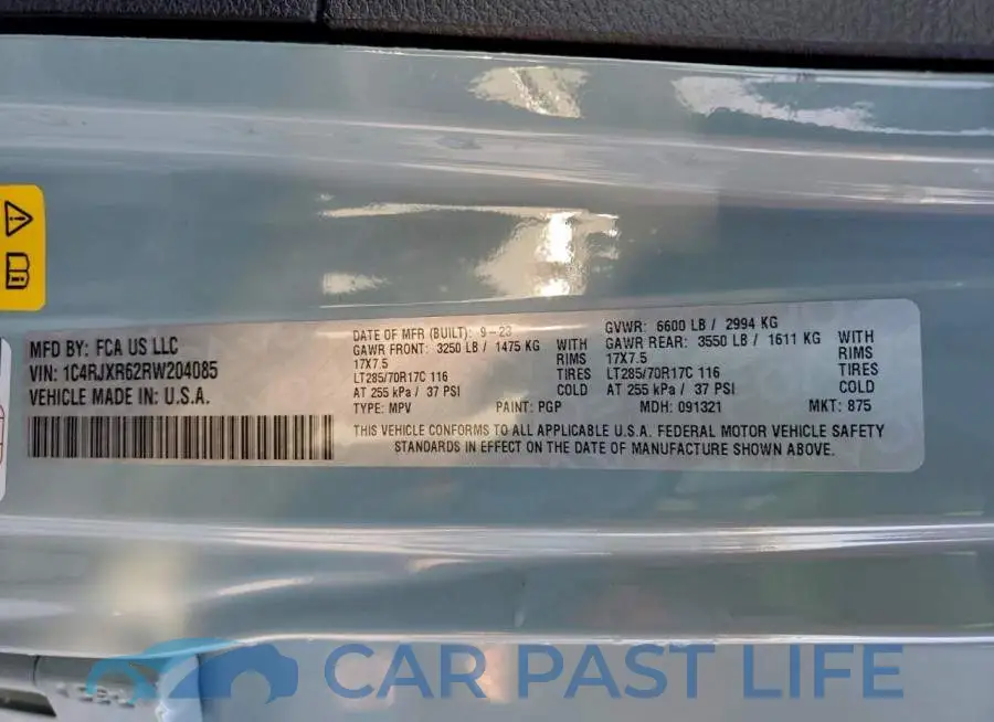 1C4RJXR62RW204085# 13