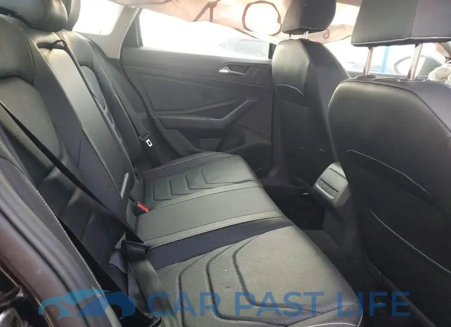 3VWGM7BU8RM018216# 10
